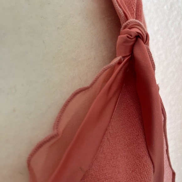 Banana Republic lightweight coral sweater with stain ribbon - Picture 11 of 13